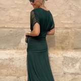 Klára — Elegantní šaty s výstřihem do V